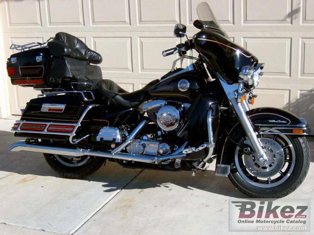 Big tsdale AZ. electra glide ultra classic picture and wallpaper from Bikez.com